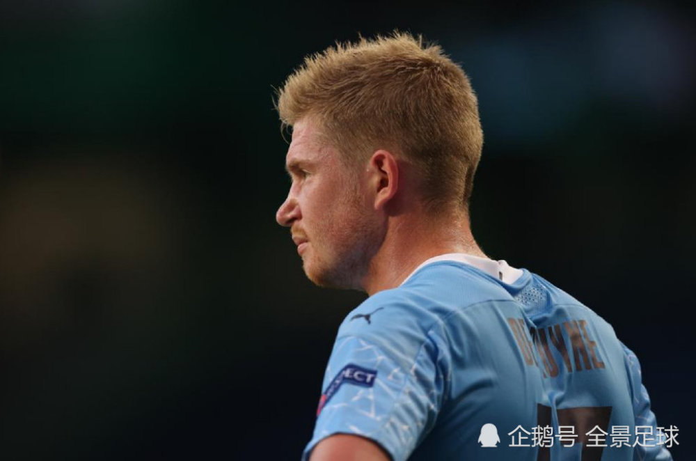 哥本哈根球迷单场向场内投掷83枚烟花，俱乐部被罚15万克朗