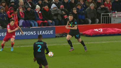 湖人队这赛季打关键球挺稳啊！