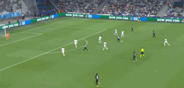 邮报：明年世界杯上下半场中段设强制补水时间，每次三分钟