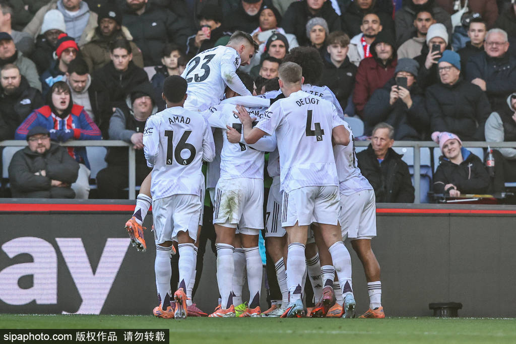 早报：斯洛特1-1萨拉赫